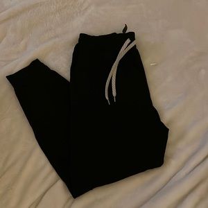 VUORI black joggers *Like New**